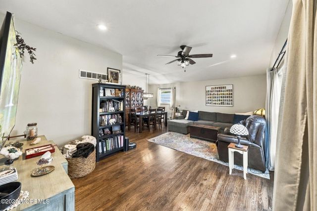 54 Boulevard E, Laurence Harbor, NJ 07735