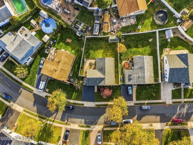 54 Boulevard E, Laurence Harbor, NJ 07735
