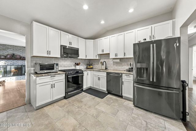 54 Boulevard E, Laurence Harbor, NJ 07735
