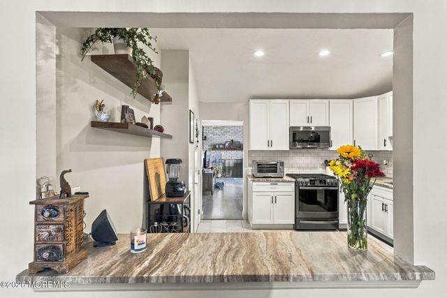 54 Boulevard E, Laurence Harbor, NJ 07735