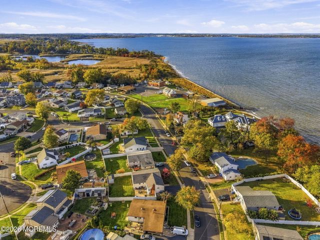 54 Boulevard E, Laurence Harbor, NJ 07735
