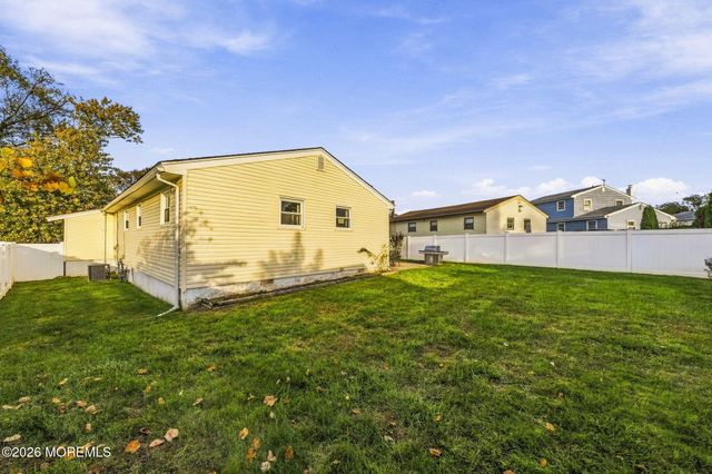 54 Boulevard E, Laurence Harbor, NJ 07735