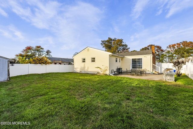 54 Boulevard E, Laurence Harbor, NJ 07735