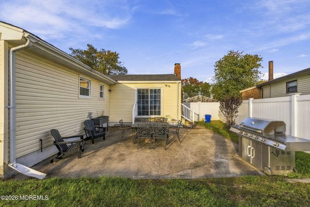 54 Boulevard E, Laurence Harbor, NJ 07735