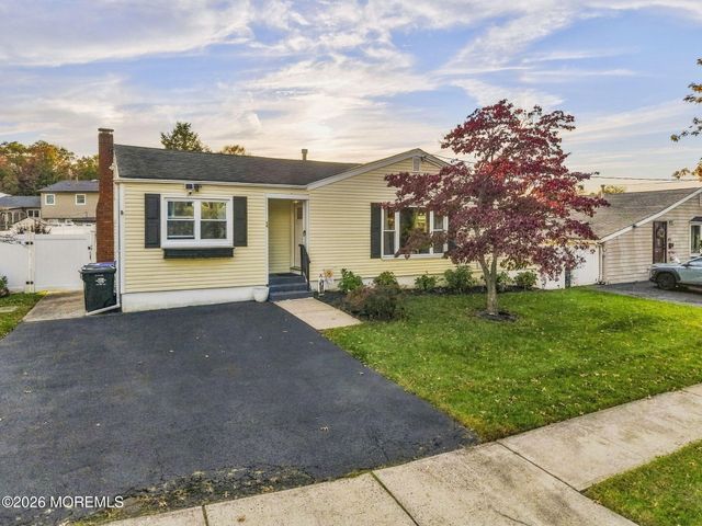 54 Boulevard E, Laurence Harbor, NJ 07735