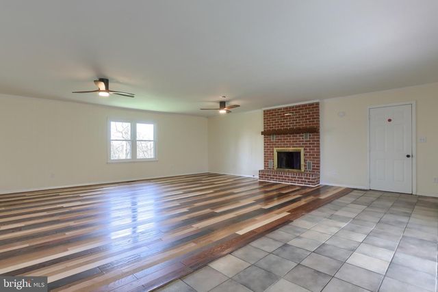 96 SCHOOLHOUSE RD, Middletown, PA 17057