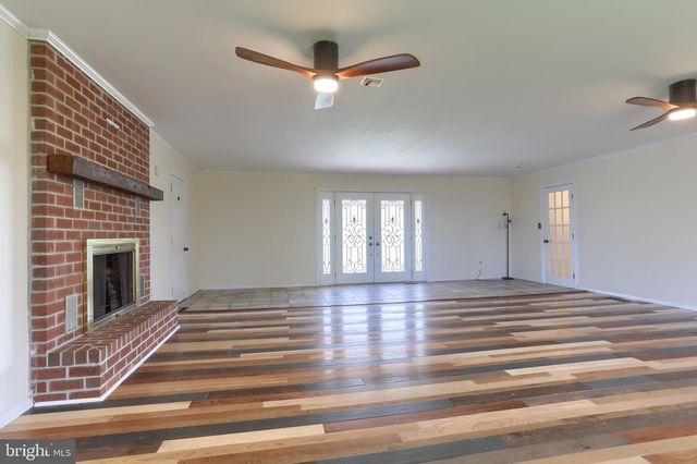 96 SCHOOLHOUSE RD, Middletown, PA 17057