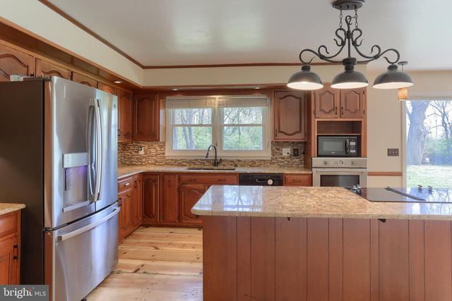 96 SCHOOLHOUSE RD, Middletown, PA 17057