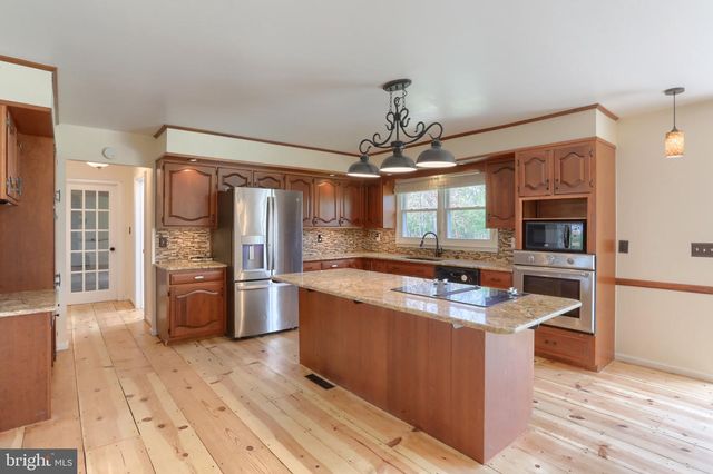 96 SCHOOLHOUSE RD, Middletown, PA 17057
