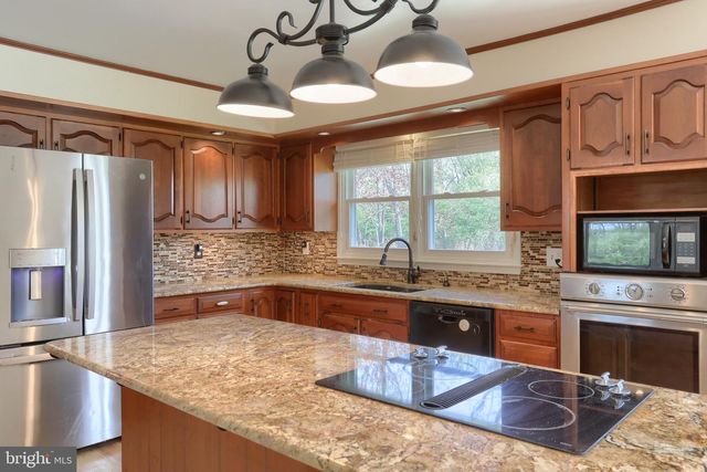 96 SCHOOLHOUSE RD, Middletown, PA 17057