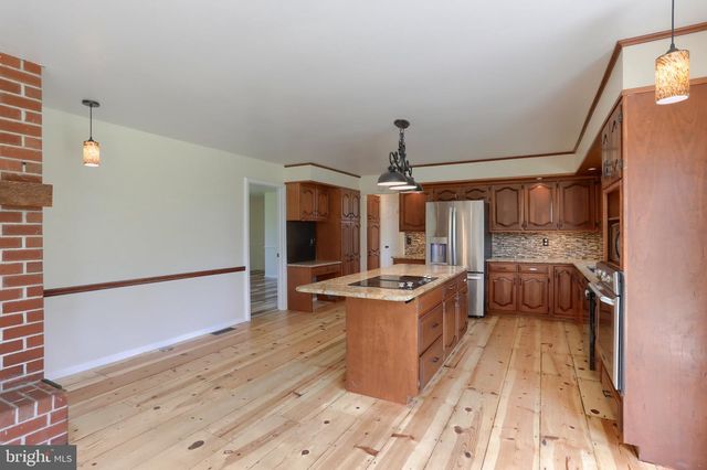 96 SCHOOLHOUSE RD, Middletown, PA 17057