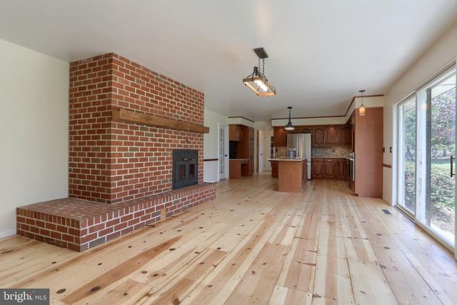 96 SCHOOLHOUSE RD, Middletown, PA 17057