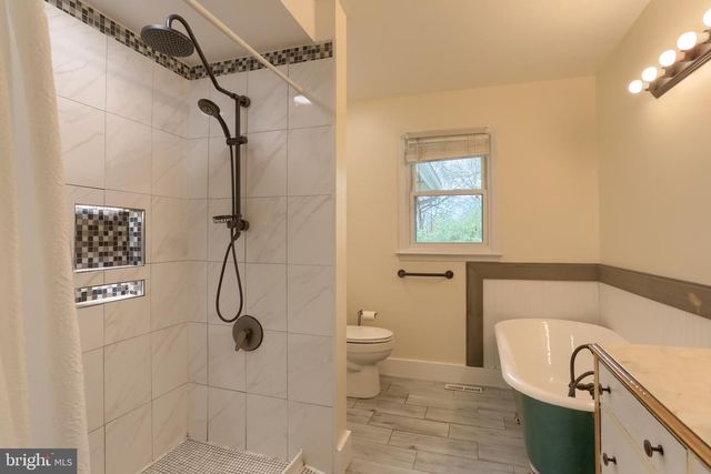96 SCHOOLHOUSE RD, Middletown, PA 17057