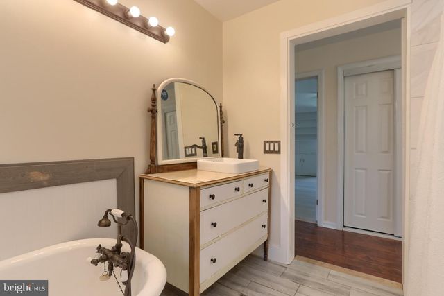 96 SCHOOLHOUSE RD, Middletown, PA 17057
