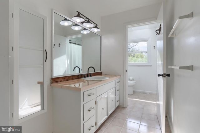 96 SCHOOLHOUSE RD, Middletown, PA 17057