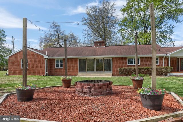 96 SCHOOLHOUSE RD, Middletown, PA 17057