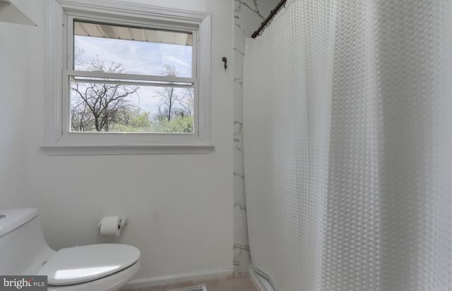 96 SCHOOLHOUSE RD, Middletown, PA 17057