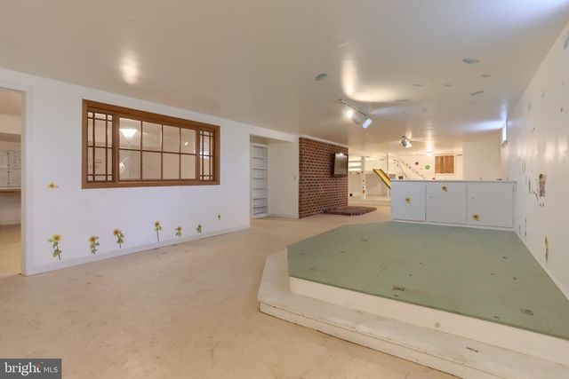 96 SCHOOLHOUSE RD, Middletown, PA 17057