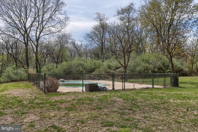 96 SCHOOLHOUSE RD, Middletown, PA 17057