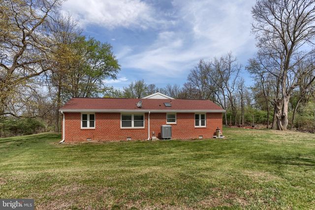 96 SCHOOLHOUSE RD, Middletown, PA 17057