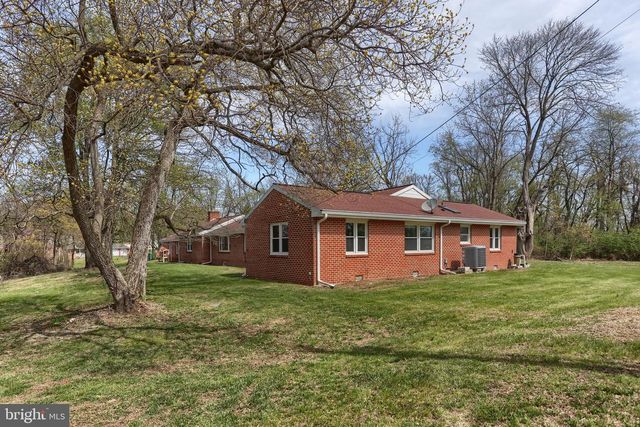 96 SCHOOLHOUSE RD, Middletown, PA 17057