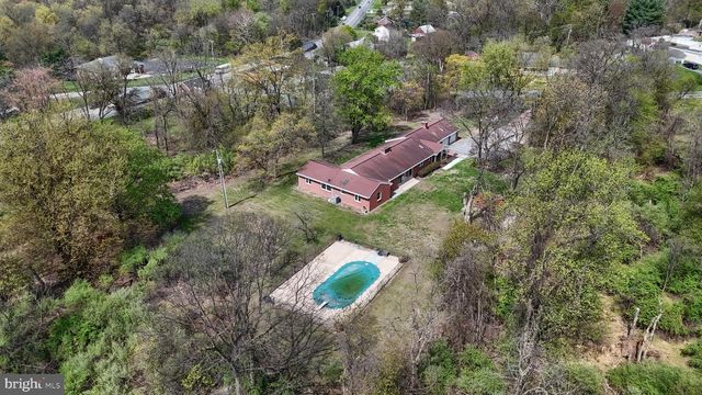 96 SCHOOLHOUSE RD, Middletown, PA 17057