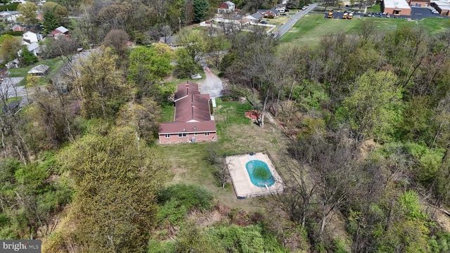96 SCHOOLHOUSE RD, Middletown, PA 17057