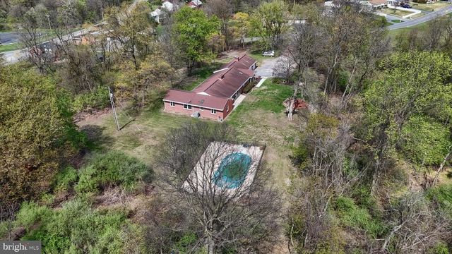 96 SCHOOLHOUSE RD, Middletown, PA 17057