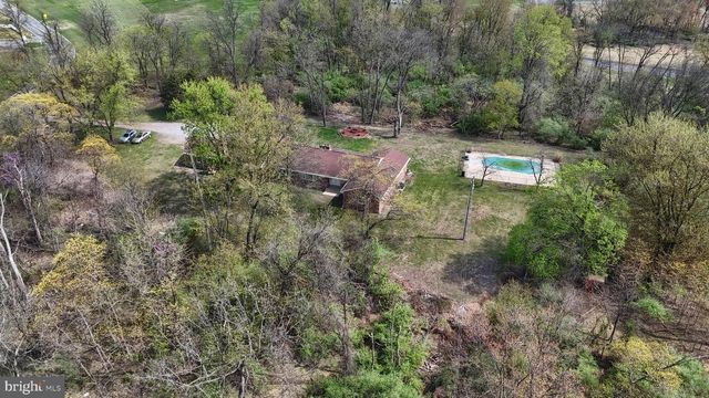 96 SCHOOLHOUSE RD, Middletown, PA 17057