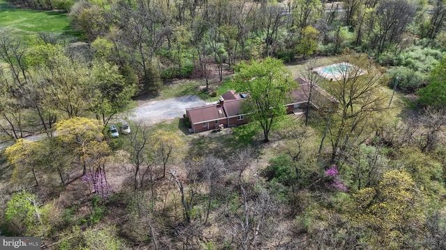 96 SCHOOLHOUSE RD, Middletown, PA 17057