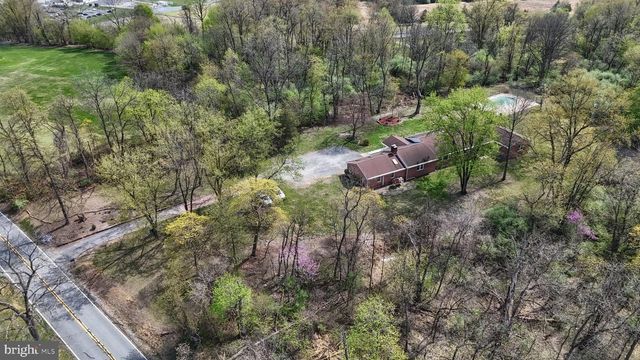 96 SCHOOLHOUSE RD, Middletown, PA 17057