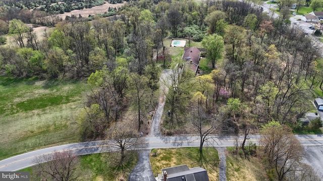 96 SCHOOLHOUSE RD, Middletown, PA 17057