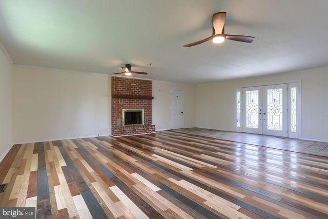 96 SCHOOLHOUSE RD, Middletown, PA 17057