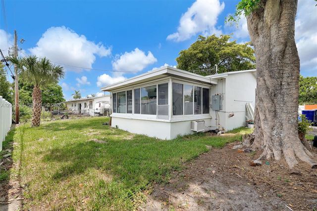 3140 NE 9th Ter, Pompano Beach, FL 33064