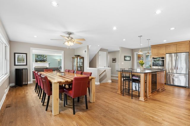 3744 Lake Avenue, Wilmette, IL 60091
