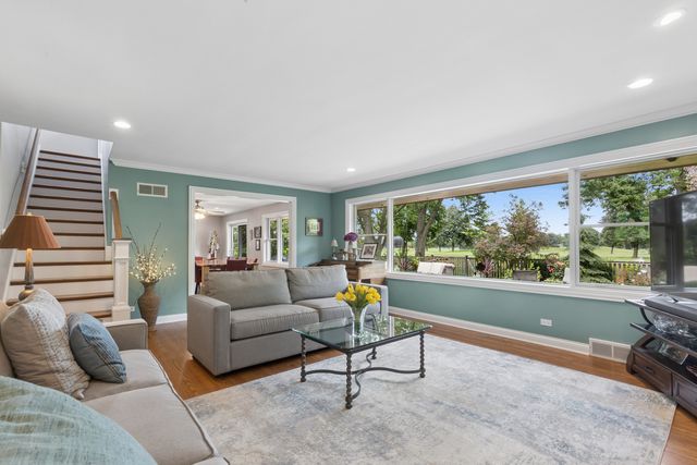 3744 Lake Avenue, Wilmette, IL 60091