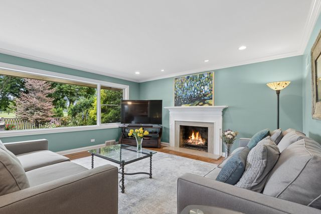 3744 Lake Avenue, Wilmette, IL 60091