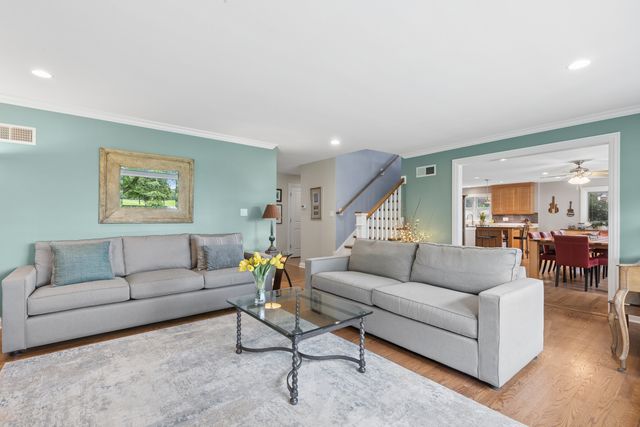 3744 Lake Avenue, Wilmette, IL 60091