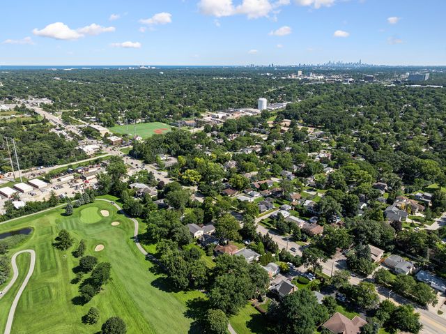 3744 Lake Avenue, Wilmette, IL 60091