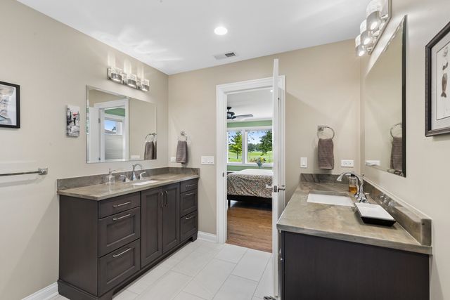 3744 Lake Avenue, Wilmette, IL 60091