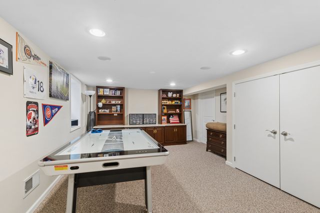 3744 Lake Avenue, Wilmette, IL 60091