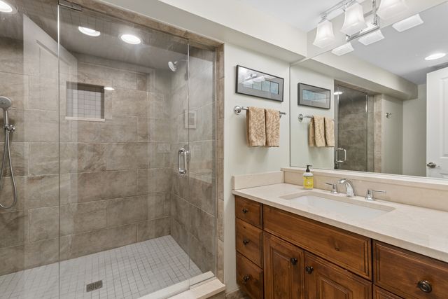 3744 Lake Avenue, Wilmette, IL 60091