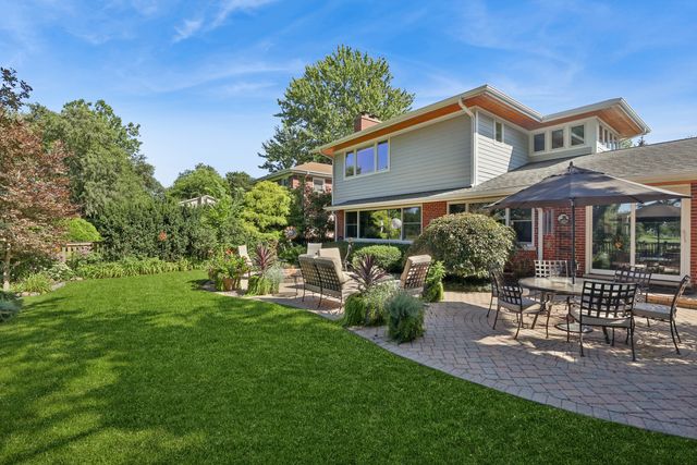 3744 Lake Avenue, Wilmette, IL 60091