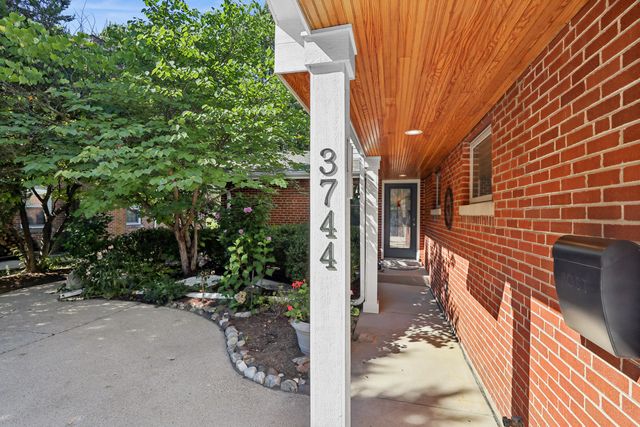 3744 Lake Avenue, Wilmette, IL 60091