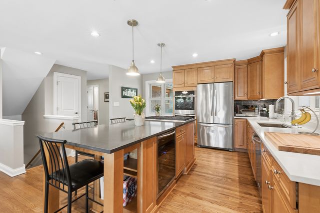 3744 Lake Avenue, Wilmette, IL 60091