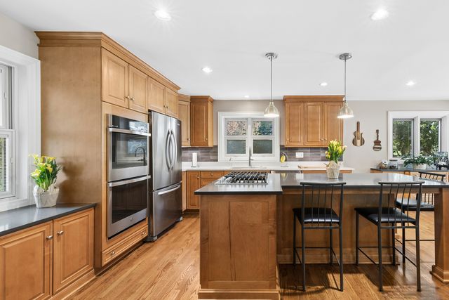 3744 Lake Avenue, Wilmette, IL 60091