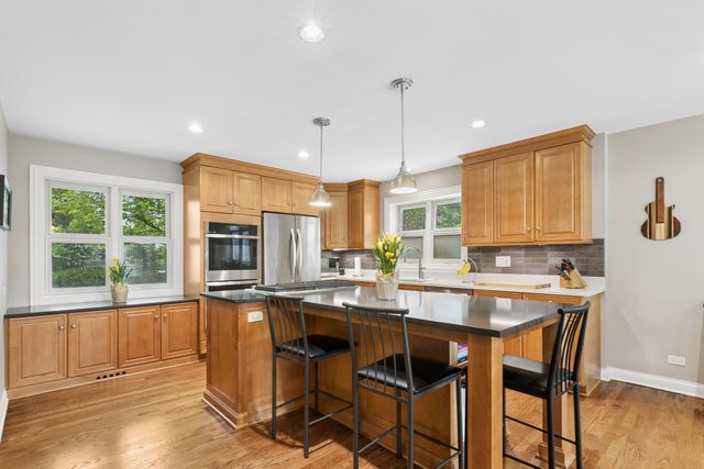 3744 Lake Avenue, Wilmette, IL 60091