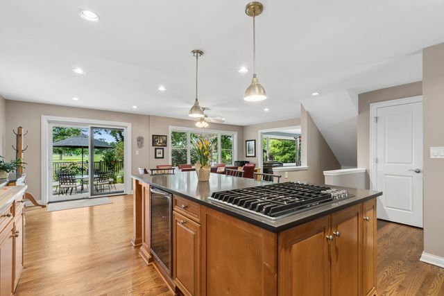3744 Lake Avenue, Wilmette, IL 60091