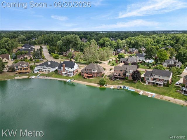 49145 White Mill Drive, Shelby Charter Township, MI 48317