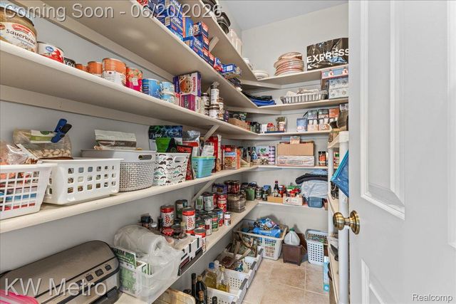 49145 White Mill Drive, Shelby Charter Township, MI 48317